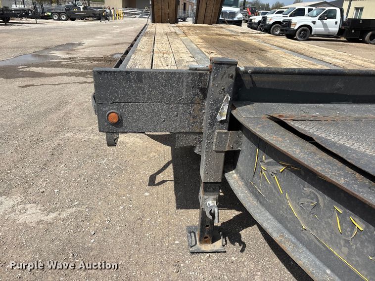 image for item DT0136 2013 Kaufman Paver Del equipment trailer