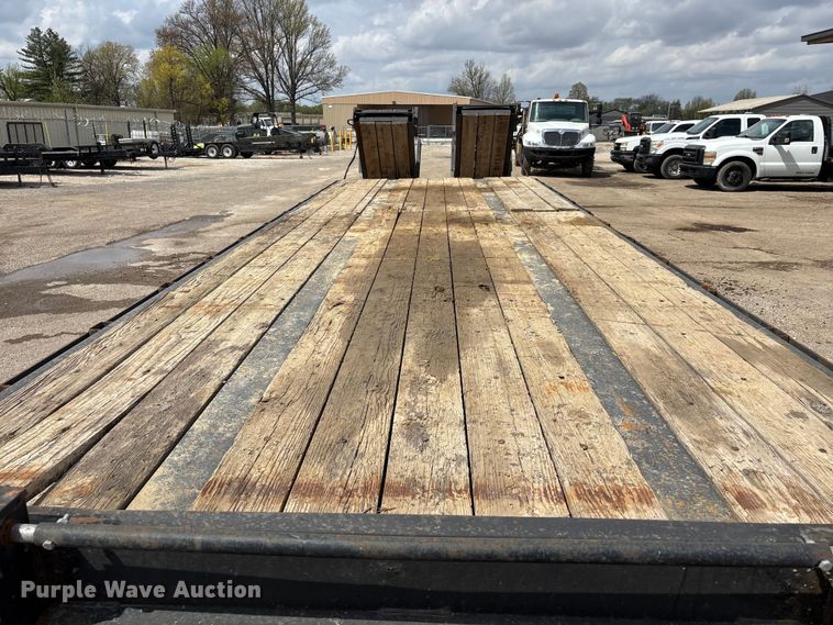 image for item DT0136 2013 Kaufman Paver Del equipment trailer