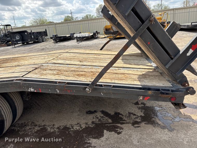 image for item DT0136 2013 Kaufman Paver Del equipment trailer
