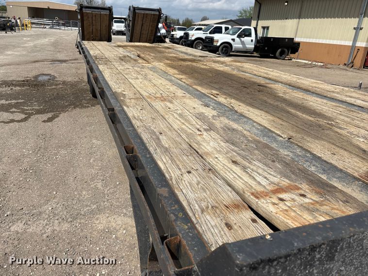 image for item DT0136 2013 Kaufman Paver Del equipment trailer