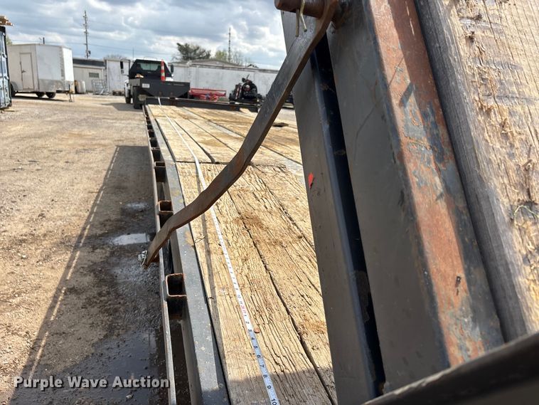 image for item DT0136 2013 Kaufman Paver Del equipment trailer