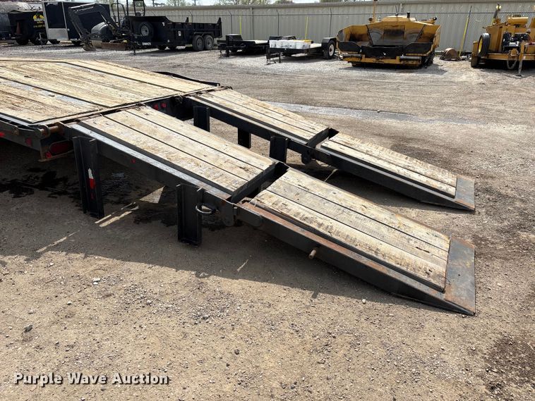 image for item DT0136 2013 Kaufman Paver Del equipment trailer