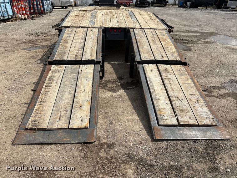 image for item DT0136 2013 Kaufman Paver Del equipment trailer