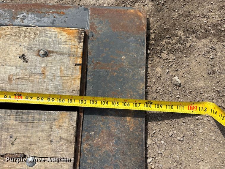 image for item DT0136 2013 Kaufman Paver Del equipment trailer