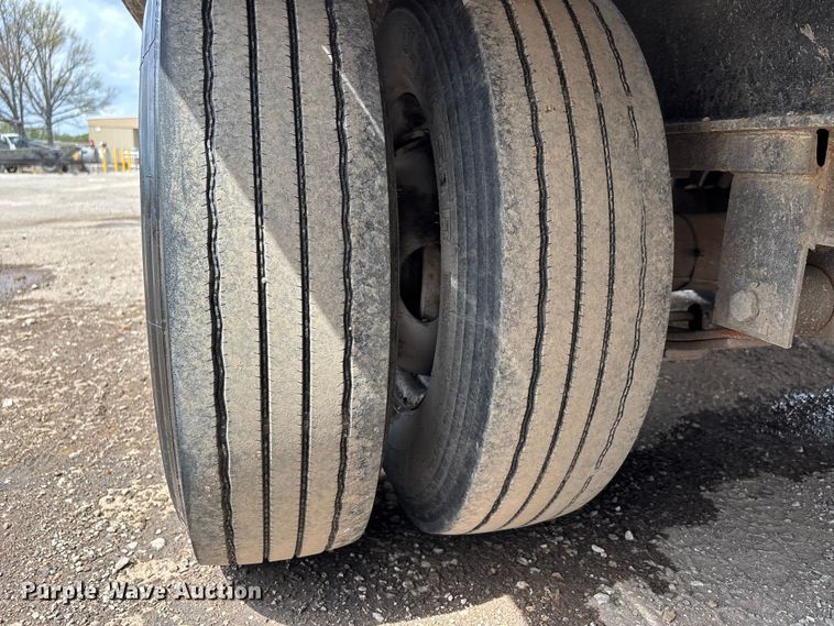 image for item DT0136 2013 Kaufman Paver Del equipment trailer