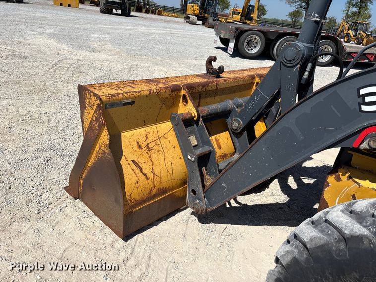 image for item DT0178 2018 John Deere 310SL backhoe