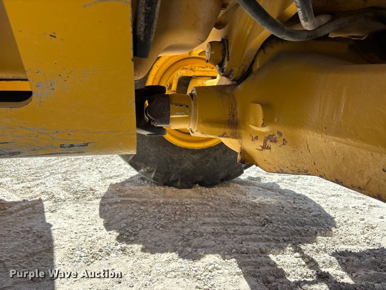 image for item DT0178 2018 John Deere 310SL backhoe