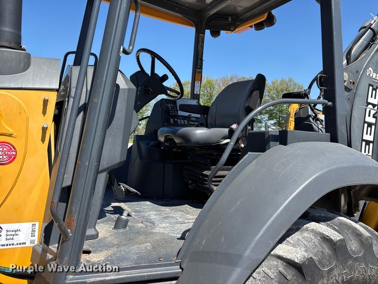 image for item DT0178 2018 John Deere 310SL backhoe