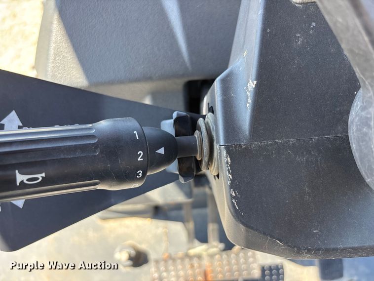 image for item DT0178 2018 John Deere 310SL backhoe