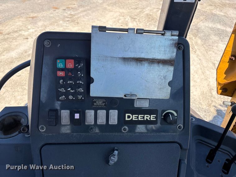 image for item DT0178 2018 John Deere 310SL backhoe