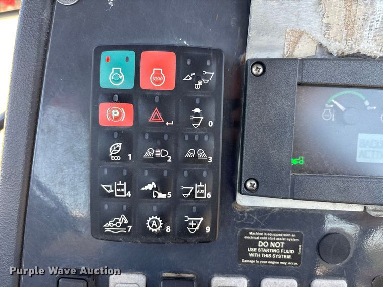 image for item DT0178 2018 John Deere 310SL backhoe