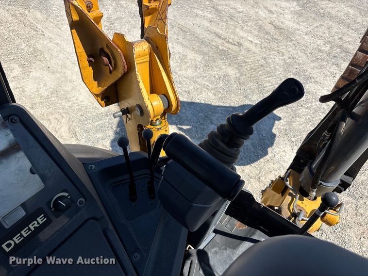 image for item DT0178 2018 John Deere 310SL backhoe