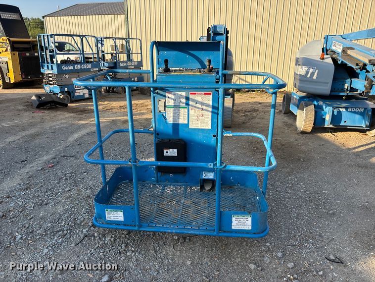 image for item DT0181 2013 Genie Z-40/23N boom lift