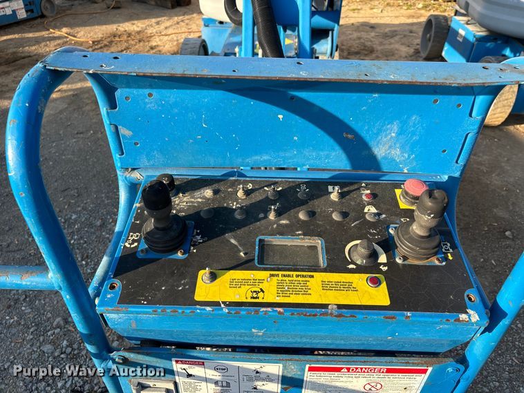image for item DT0181 2013 Genie Z-40/23N boom lift