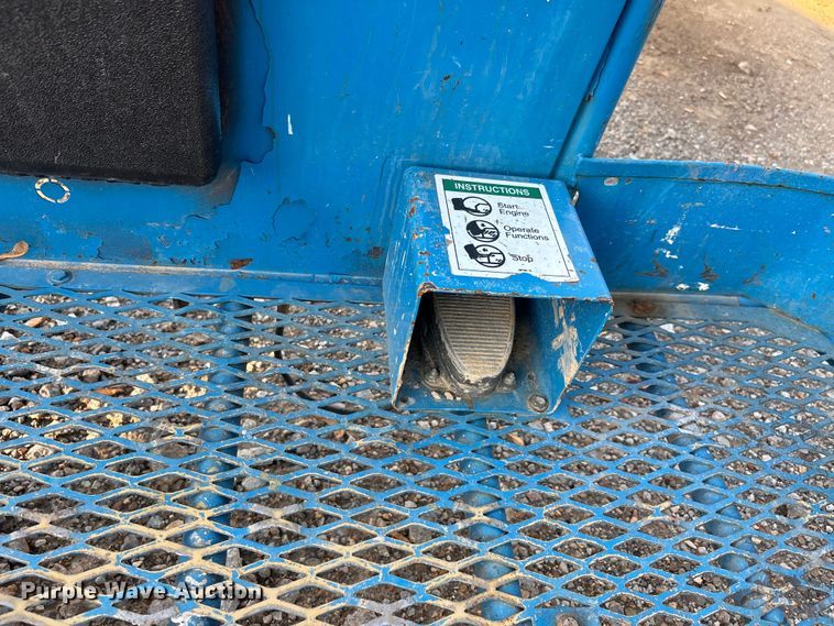 image for item DT0181 2013 Genie Z-40/23N boom lift