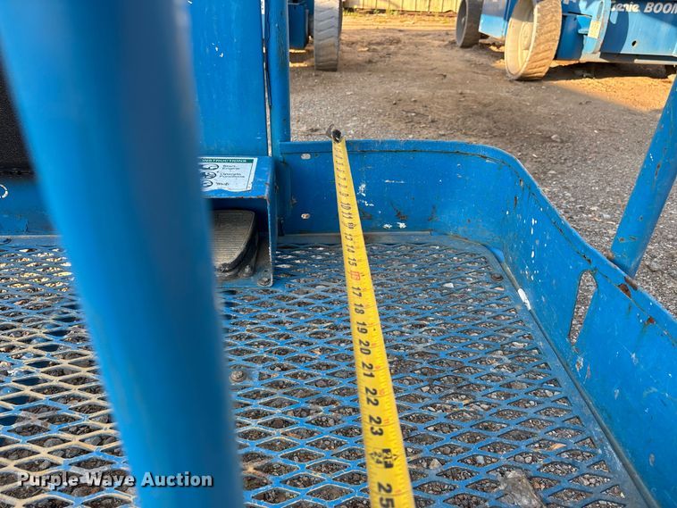 image for item DT0181 2013 Genie Z-40/23N boom lift