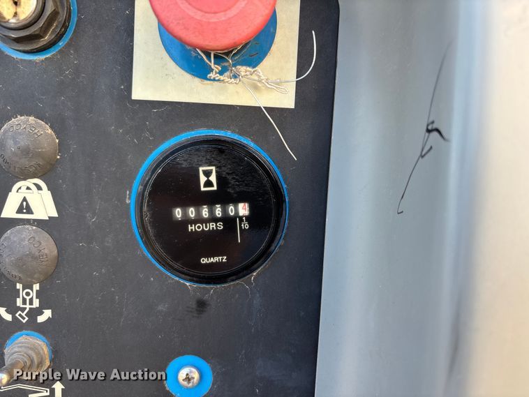 image for item DT0181 2013 Genie Z-40/23N boom lift