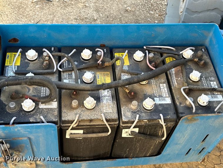 image for item DT0181 2013 Genie Z-40/23N boom lift