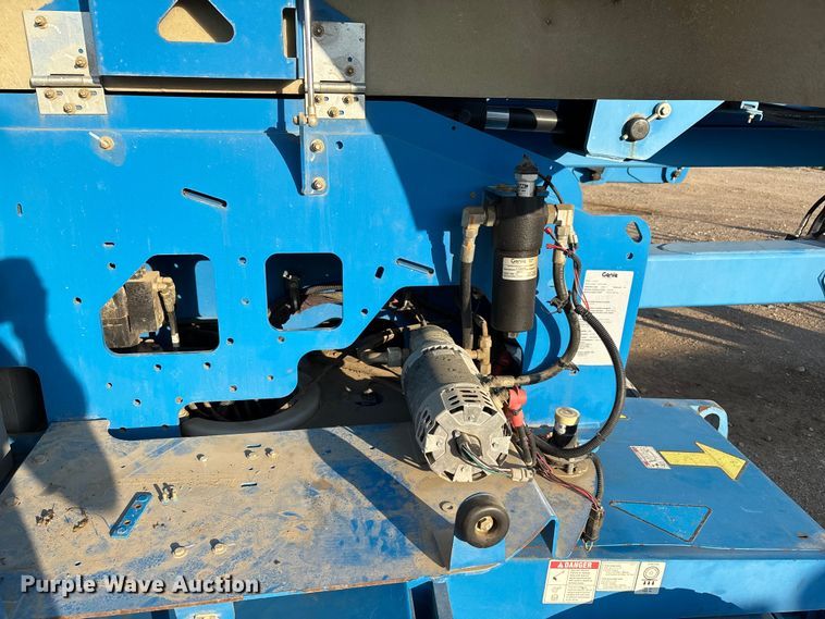 image for item DT0181 2013 Genie Z-40/23N boom lift