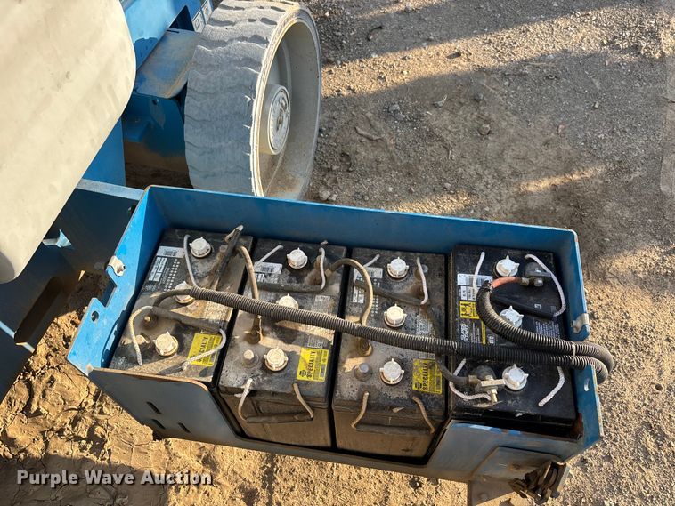 image for item DT0181 2013 Genie Z-40/23N boom lift