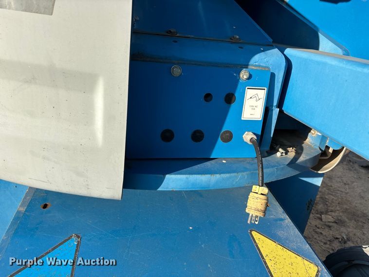 image for item DT0181 2013 Genie Z-40/23N boom lift