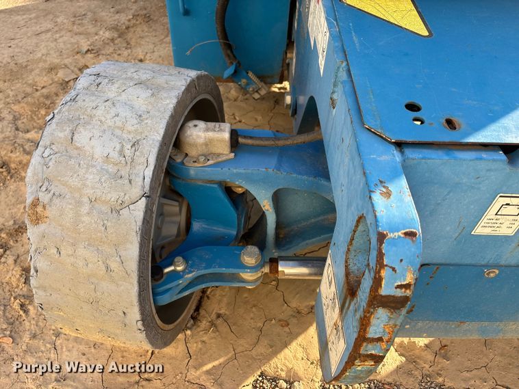 image for item DT0181 2013 Genie Z-40/23N boom lift