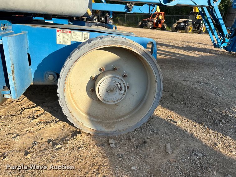 image for item DT0181 2013 Genie Z-40/23N boom lift