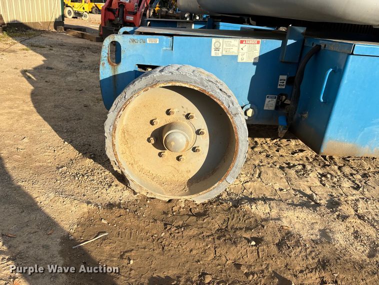 image for item DT0181 2013 Genie Z-40/23N boom lift