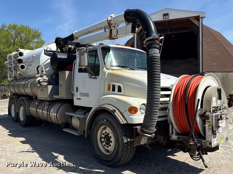 image for item DT2881 2004 Sterling LT7500 vacuum truck