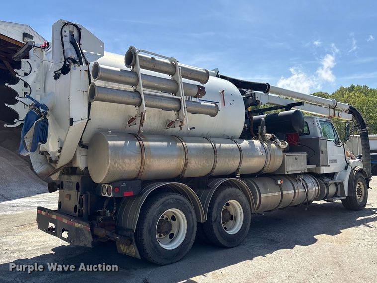image for item DT2881 2004 Sterling LT7500 vacuum truck