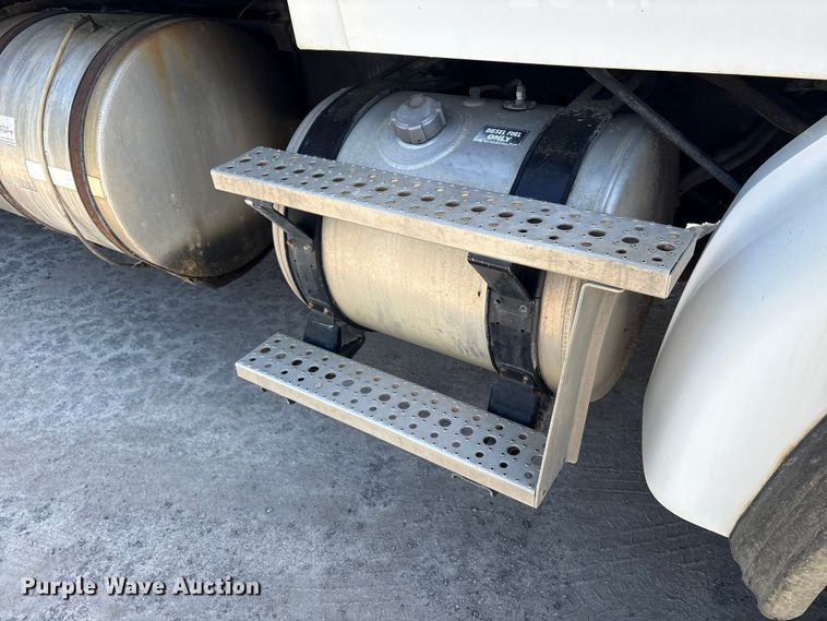 image for item DT2881 2004 Sterling LT7500 vacuum truck