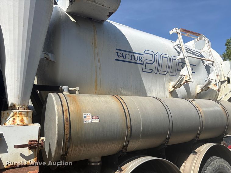 image for item DT2881 2004 Sterling LT7500 vacuum truck