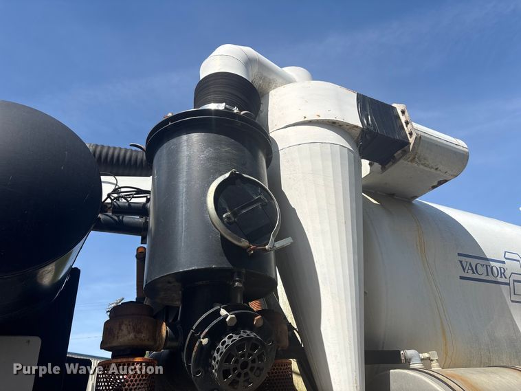 image for item DT2881 2004 Sterling LT7500 vacuum truck