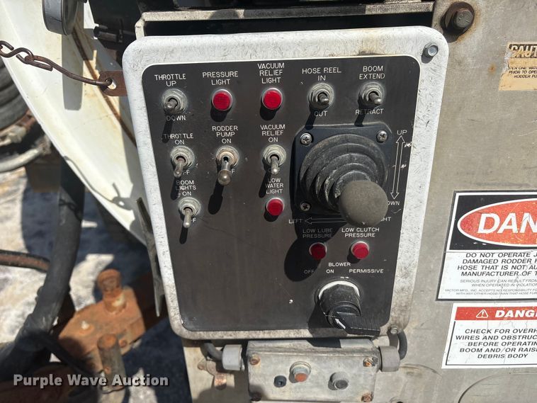 image for item DT2881 2004 Sterling LT7500 vacuum truck