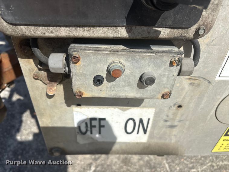 image for item DT2881 2004 Sterling LT7500 vacuum truck