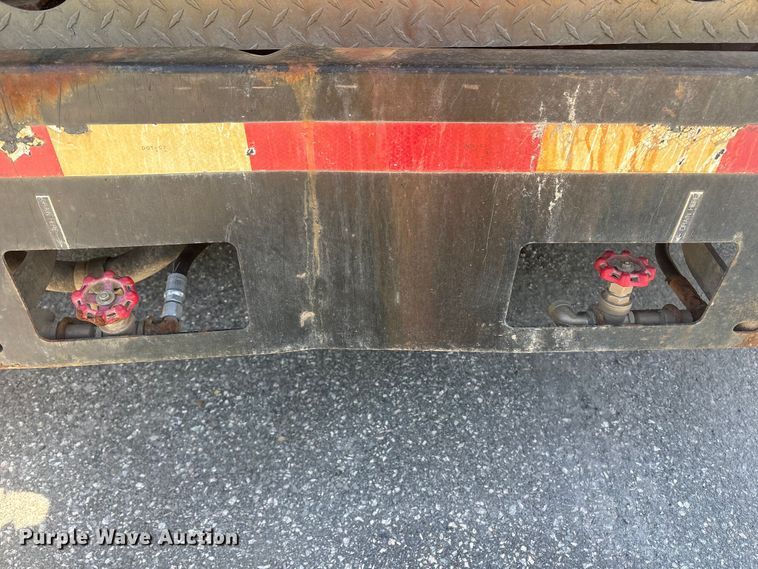 image for item DT2881 2004 Sterling LT7500 vacuum truck