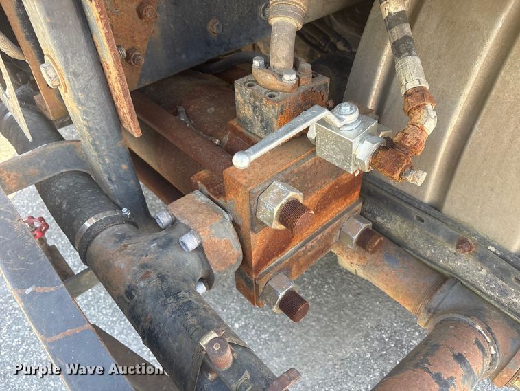 image for item DT2881 2004 Sterling LT7500 vacuum truck