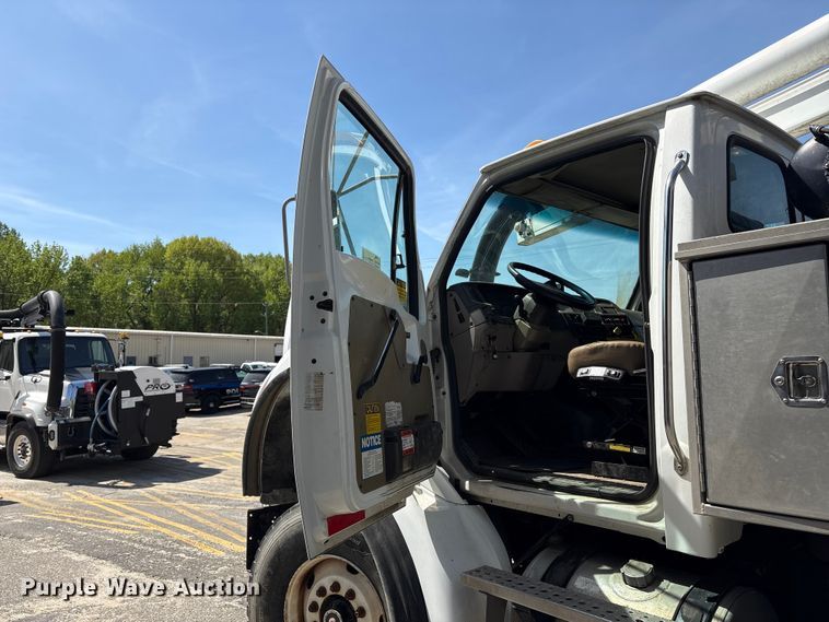 image for item DT2881 2004 Sterling LT7500 vacuum truck