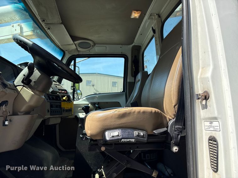 image for item DT2881 2004 Sterling LT7500 vacuum truck