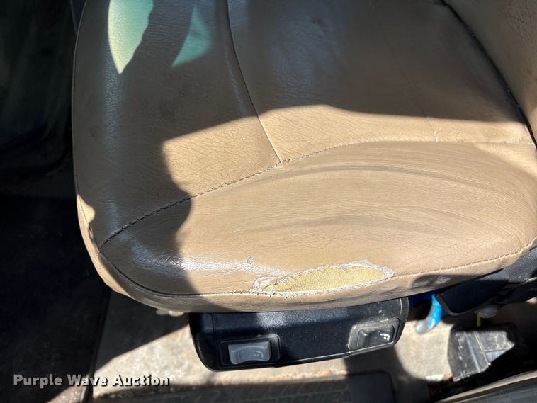 image for item DT2881 2004 Sterling LT7500 vacuum truck