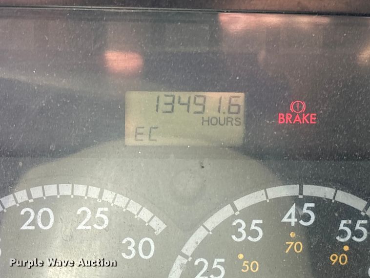 image for item DT2881 2004 Sterling LT7500 vacuum truck