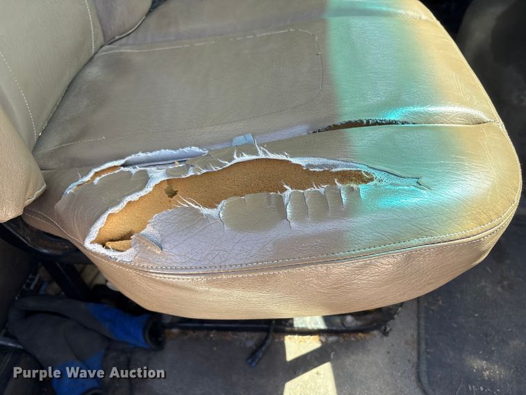 image for item DT2881 2004 Sterling LT7500 vacuum truck