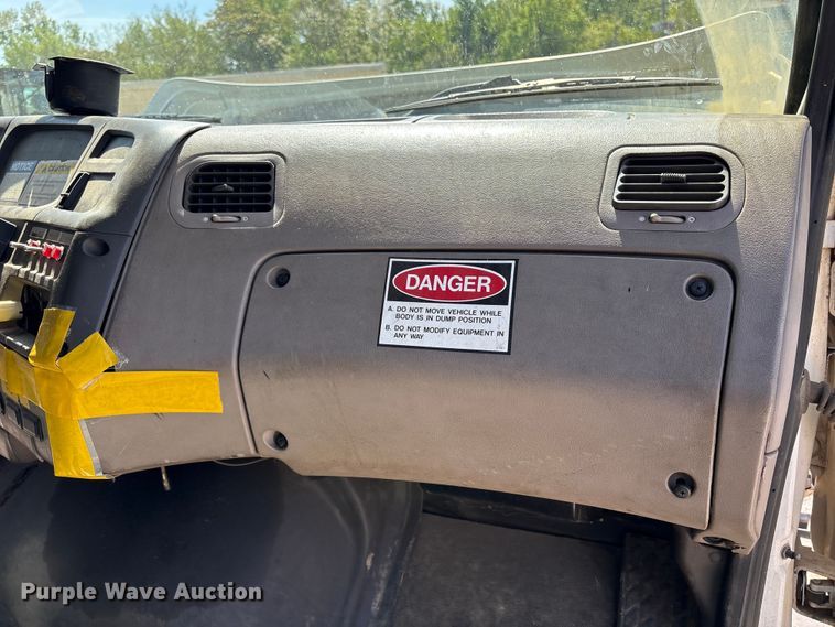 image for item DT2881 2004 Sterling LT7500 vacuum truck