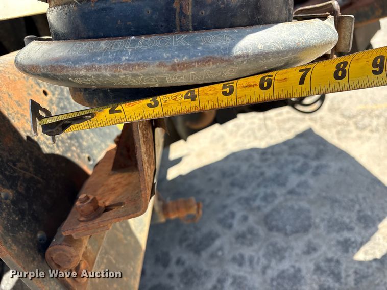 image for item DT2881 2004 Sterling LT7500 vacuum truck