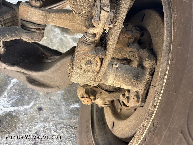 image for item DT2881 2004 Sterling LT7500 vacuum truck