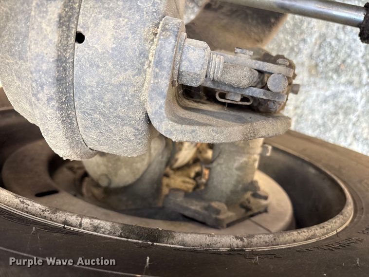 image for item DT2881 2004 Sterling LT7500 vacuum truck