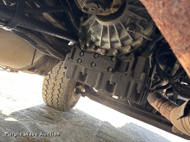 image for item DT2881 2004 Sterling LT7500 vacuum truck