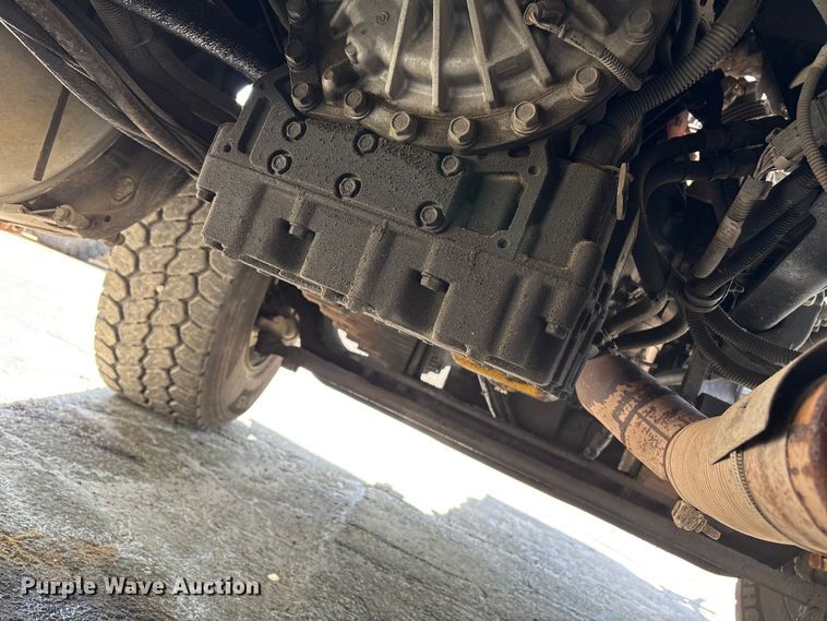 image for item DT2881 2004 Sterling LT7500 vacuum truck