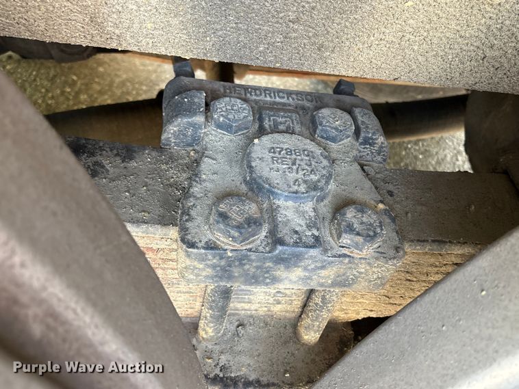 image for item DT2881 2004 Sterling LT7500 vacuum truck