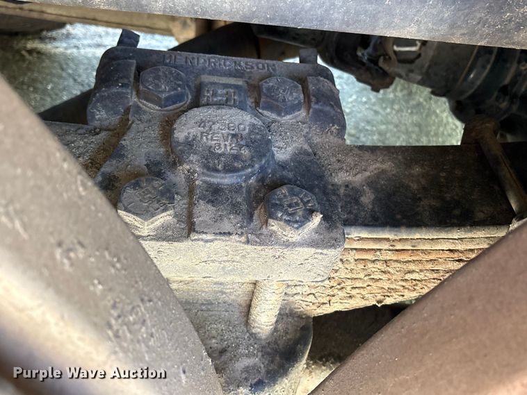 image for item DT2881 2004 Sterling LT7500 vacuum truck